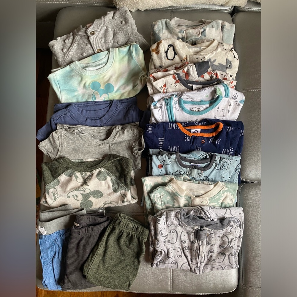 Lot of 6-9 Months baby clothes